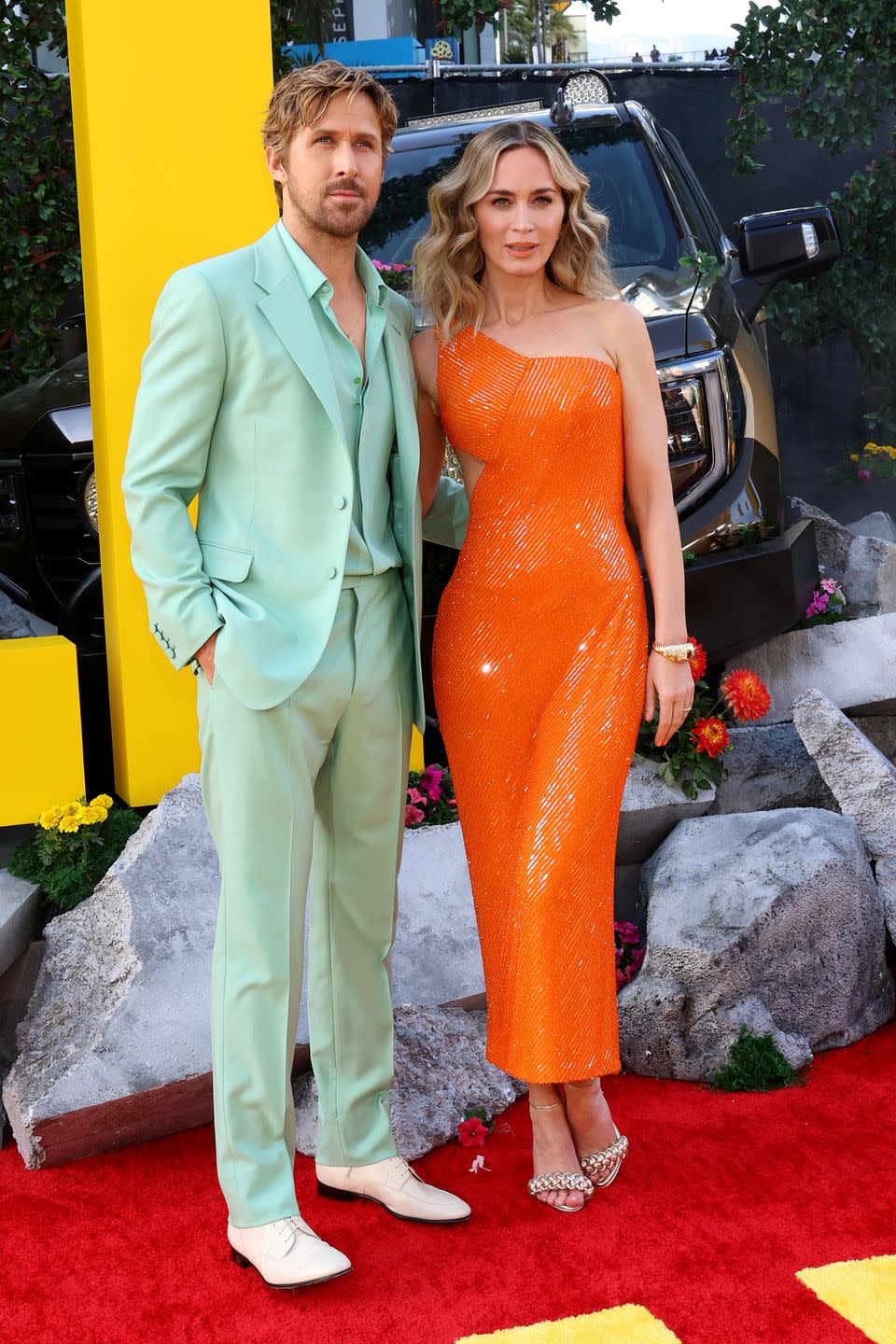 hollywood, california april 30 ryan gosling l and emily blunt attend the los angeles premiere of universal pictures the fall guy at dolby theatre on april 30, 2024 in hollywood, california photo by kayla oaddamsfilmmagic