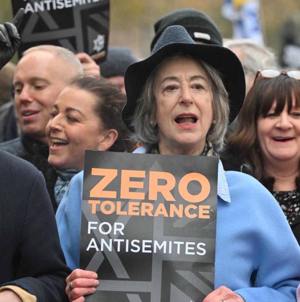 Maureen Lipman joins the march