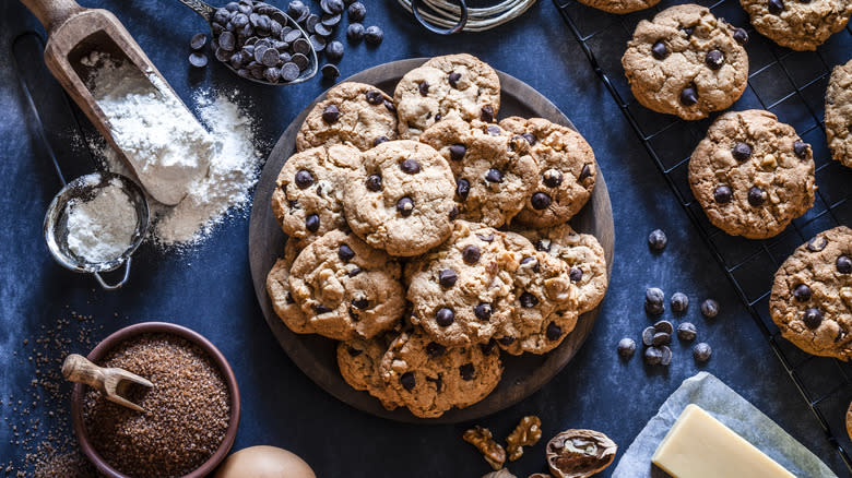 chocolate chip cookies