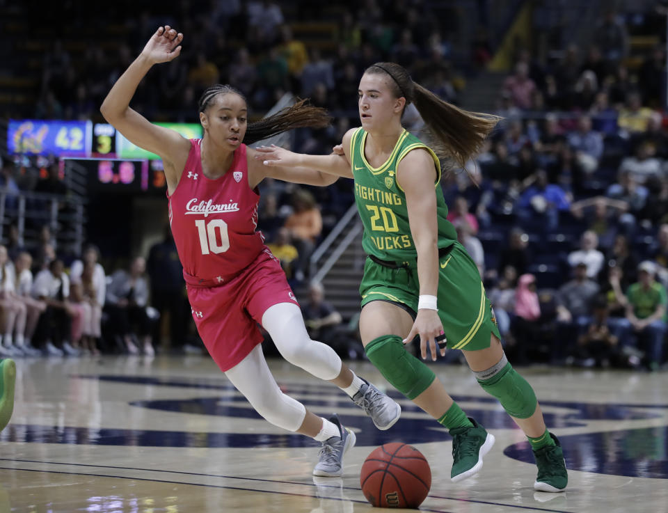 Oregon's Sabrina Ionescu made it 25 career triple-doubles in Friday night's game against Cal. (AP Photo/Ben Margot)