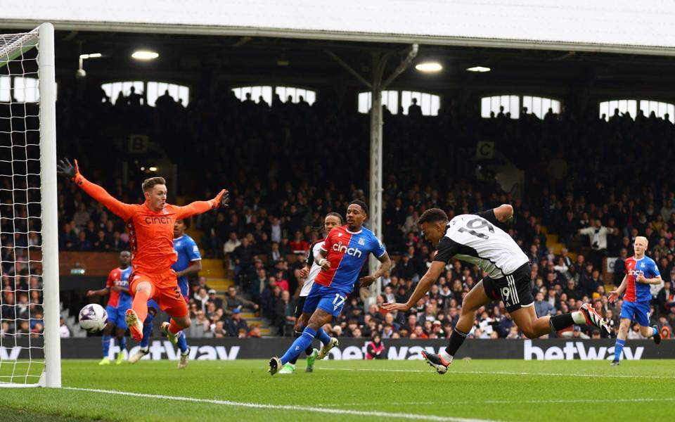 Fulham's Rodrigo Muniz scores their first goal