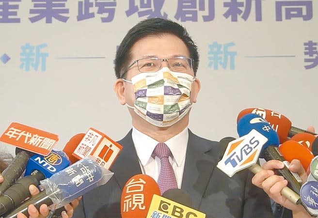 傳言可能參選台中或台北市長，前交通部長林佳龍8日表示，「我個人目前沒有規畫」。（黃國峰攝）