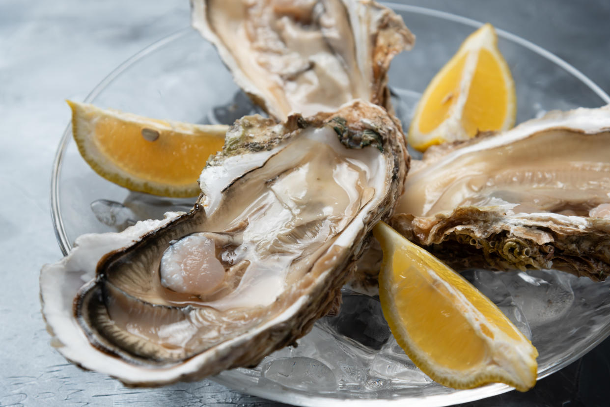 Marine vibrio bacteria, the most common bacteria found in seawater, is often concentrated in oysters.
