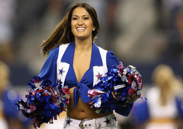 Dallas Cowboys cheerleaders perform against the Tampa Bay Buccaneers  News Photo - Getty Images