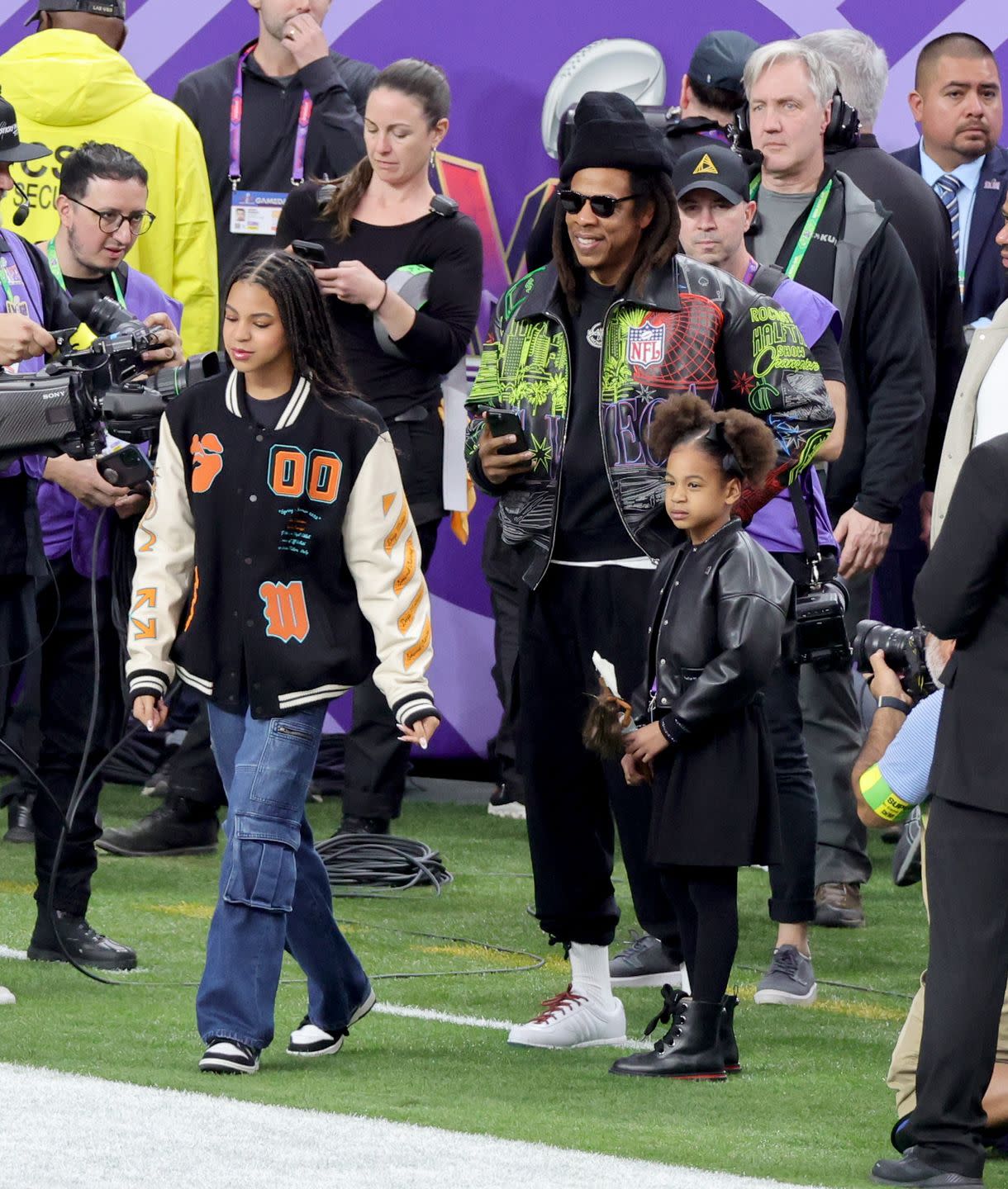 blue ivy carter and rumi carter at the super bowl lviii pregame