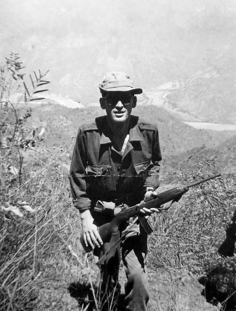 El Capitán Gary Prado llegando al Abra de Picacho desde el Río Grande, el 6 de octubre de 1967