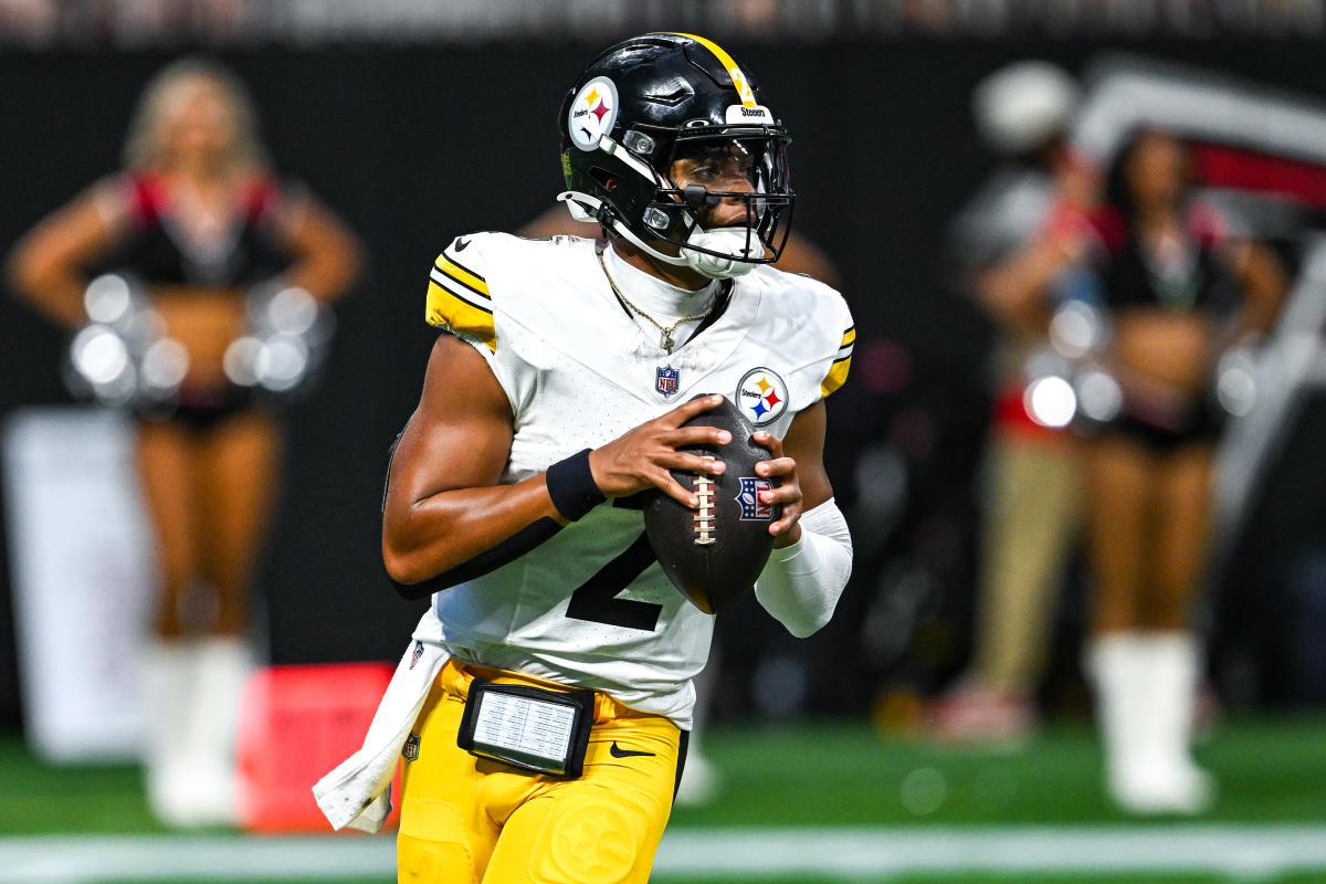 Why Mike Tomlin won’t name Justin Fields the Steelers’ starting quarterback