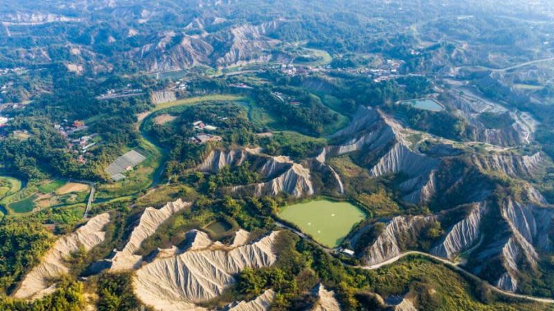 防中秋連假人潮湧入　高雄7大景區貼心亮燈提醒