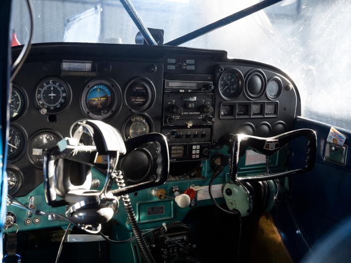 The dashboard of a Cessna 172.