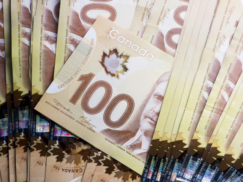 Canadian one hundred dollar banknotes