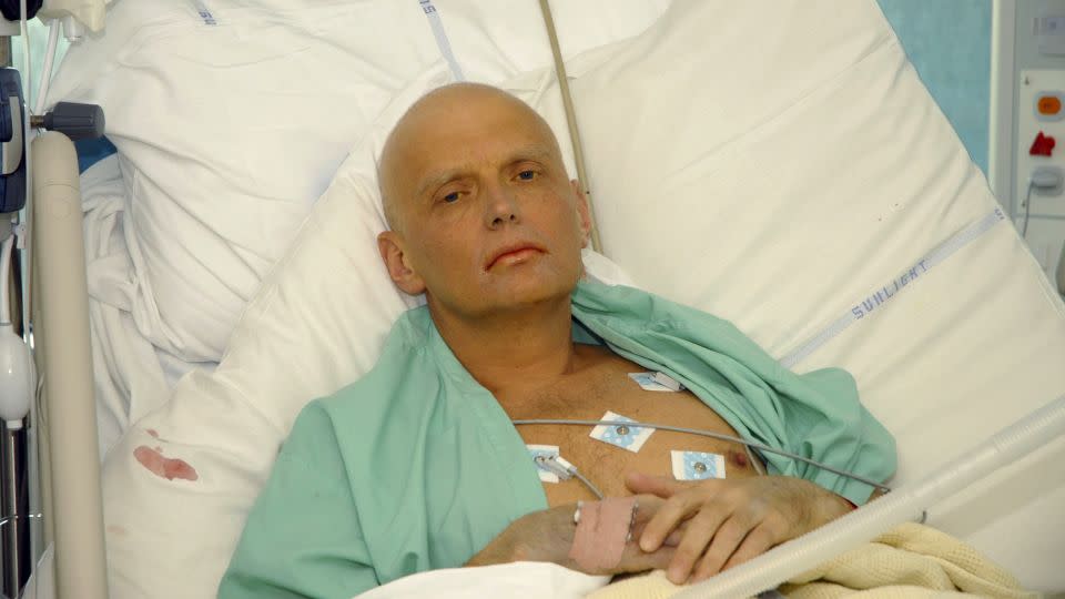 Alexander Litvinenko is pictured in a London hospital on November 20, 2006, three days before his death. - Natasja Weitsz/Getty Images