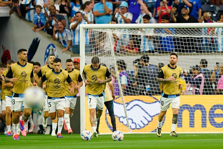 Argentina salió a la cancha para realizar la entrada en calor