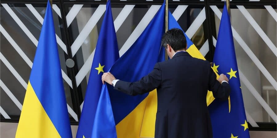 Flags of Ukraine and the European Union in Brussels, February 9