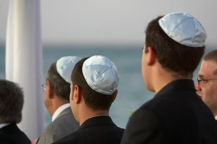 小圓帽示意圖，美國國際宗教自由委員會主席庫珀被要求公開摘下小圓帽。（Photo by 網路截圖）