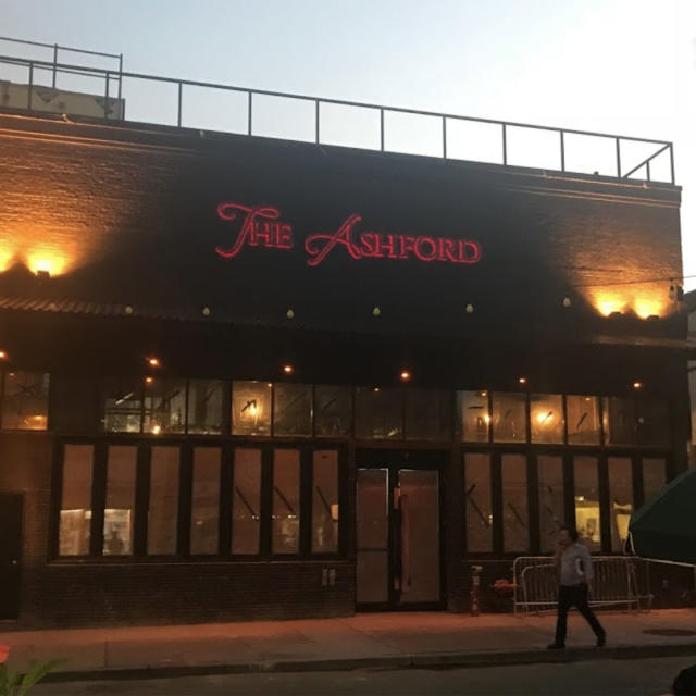 Jersey City restaurant The Ashford accused of racial double standard with  dress code - ABC7 New York