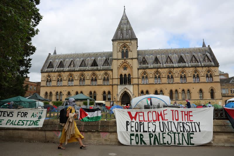 Students protest in support of Palestinians in Gaza at Oxford University