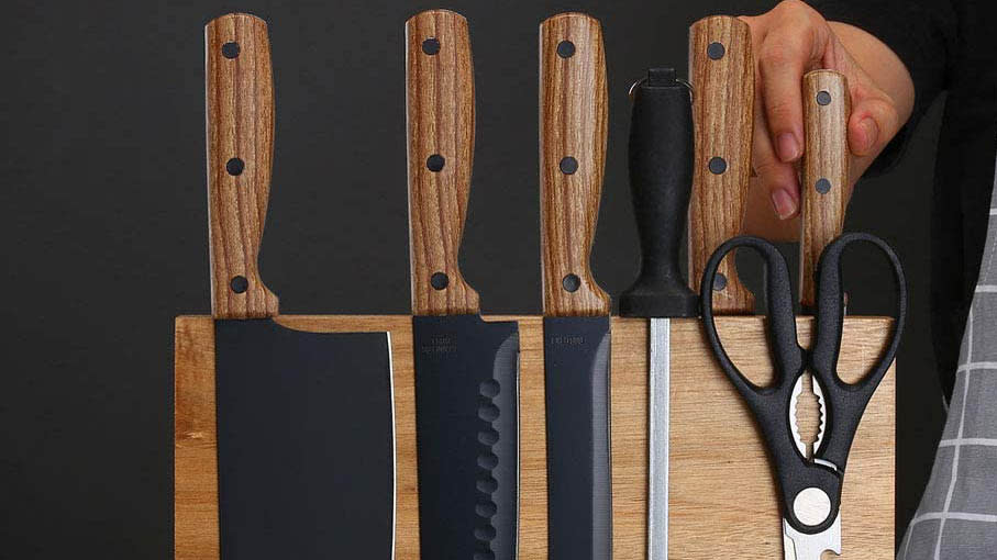 Magnetic knife block