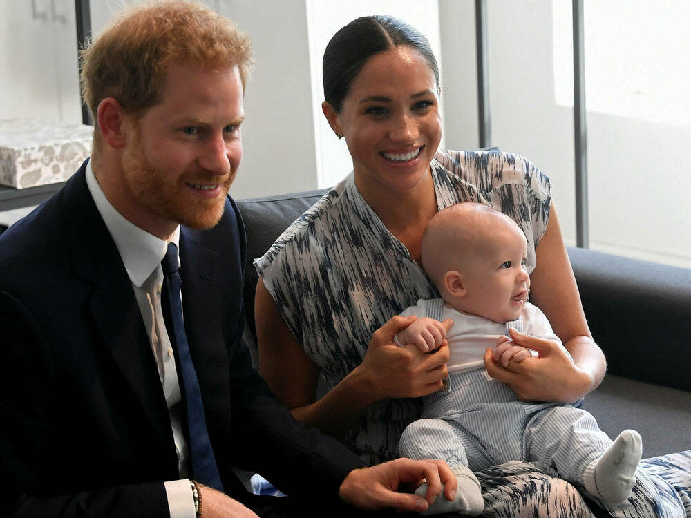 Prinz Harry, Herzogin Meghan und der kleine Archie im September 2019. (Bild: imago images/PA Images)