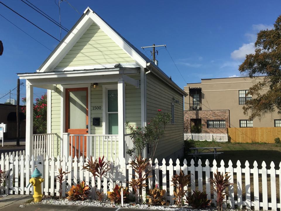 Mini casa propiedad de David Bailey situada en Ybor City, Florida, Estados Unidos. (Richard Danielson/Tampa Bay Times via AP)