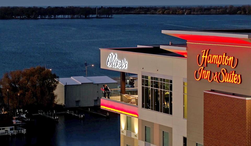 Oliver's Rooftop opened on top of the Hampton Inn & Suites on the bayfront in December 2020.