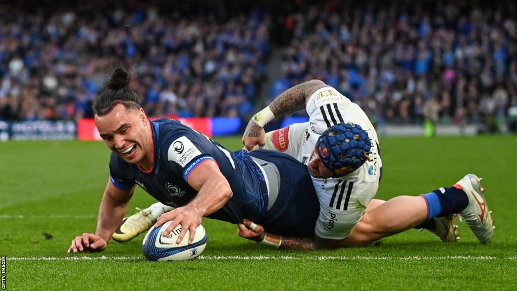 James Lowe finishes off a try against La Rochelle