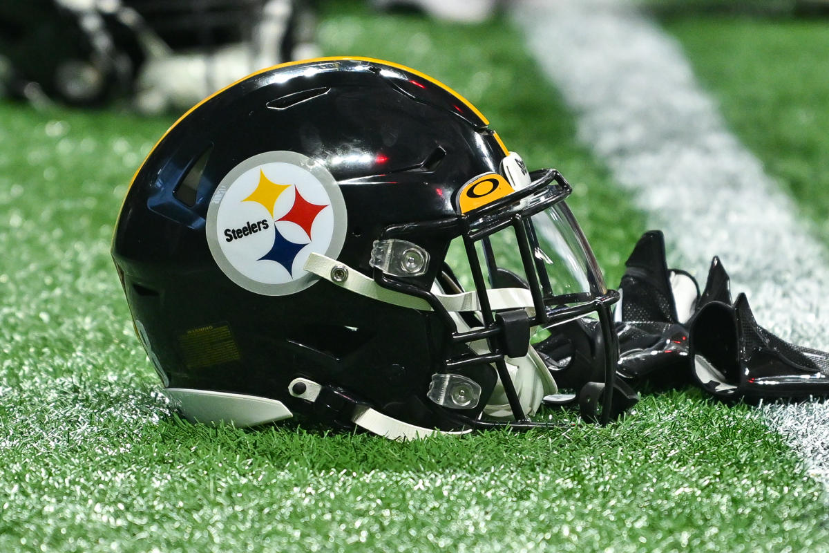 Pittsburgh Steelers team plane diverted to Kansas City after leaving Las  Vegas