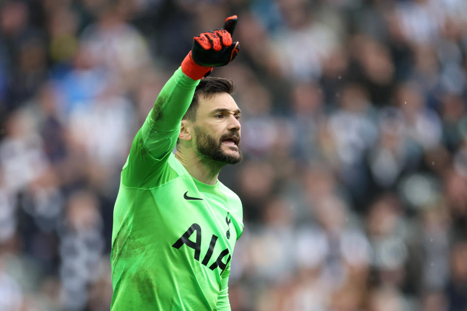 NEWCASTLE UPON TYNE, ENGLAND - APRIL 23: Hugo Lloris of Tottenham Hotspur gives the team instructions during the Premier League match between Newcastle United and Tottenham Hotspur at St. James Park on April 23, 2023 in Newcastle upon Tyne, England. (Photo by Clive Brunskill/Getty Images)