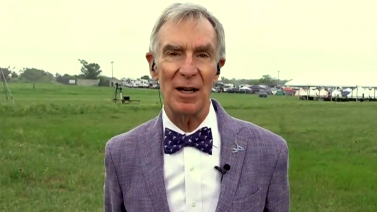 Bill Nye shares tips for eclipse: “Be in the moment”