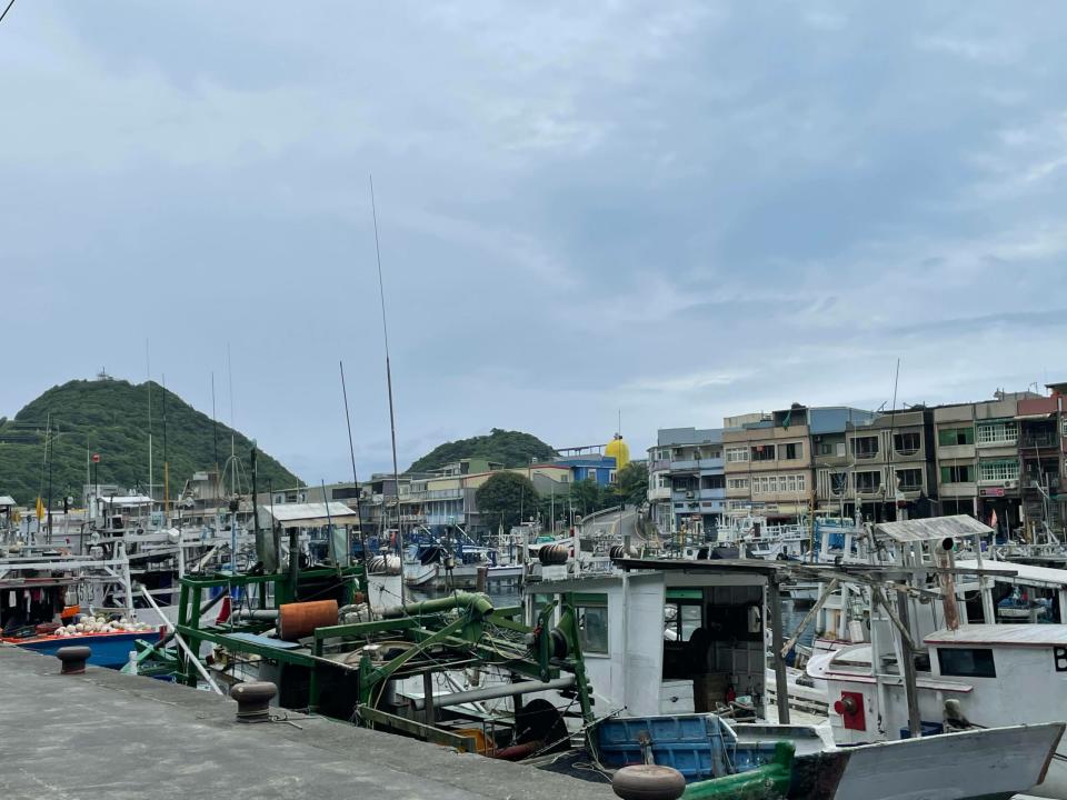 蘇澳港口漁船聘有許多外籍漁工，居住環境稠密。（圖／記者賴正琳攝於2021年4月）