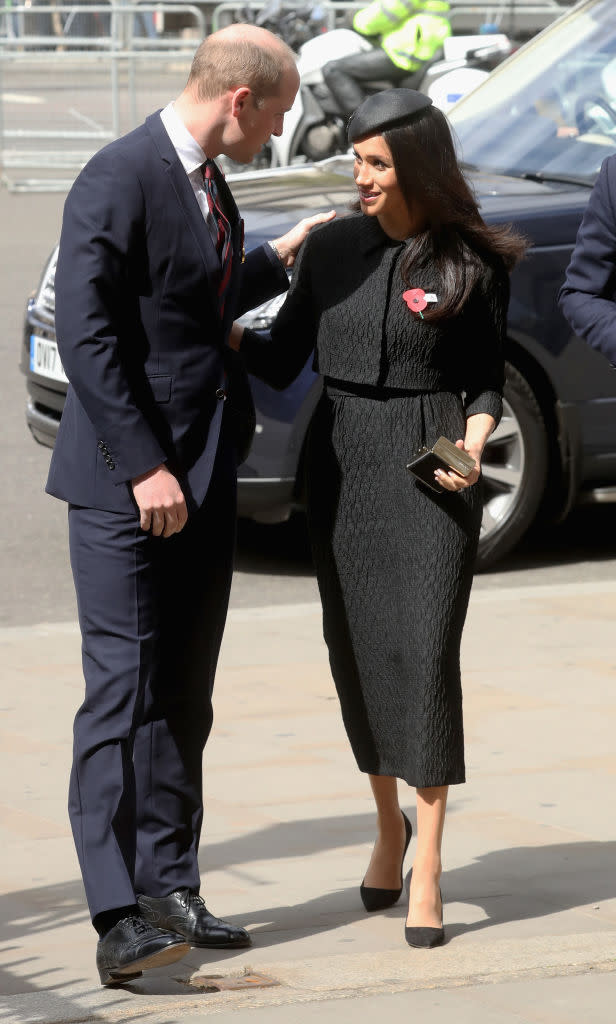 <p>Am 25. April 2018 gingen Prinz Harry und Meghan Markle gemeinsam mit Prinz William anlässlich des Anzac Day zum Gottesdienst in Westminster Abbey.<br>Für den zweiten Gottesdienst an diesem Tag wechselte Meghan Markle zu einem Look ganz in Schwarz von Emilia Wickstead. Dazu trug sie einen Philip Treacy Hut. <em>[Bild: Getty]</em> </p>