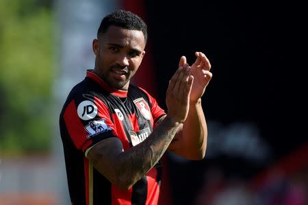 Britain Soccer Football - AFC Bournemouth v West Bromwich Albion - Barclays Premier League - Vitality Stadium - 15/16 - 7/5/16 Bournemouth's Callum Wilson applauds the fans after the game Reuters / Toby Melville EDITORIAL USE ONLY. No use with unauthorized audio, video, data, fixture lists, club/league logos or "live" services. Online in-match use limited to 45 images, no video emulation. No use in betting, games or single club/league/player publications. Please contact your account representative for further details. - RTX2DO77