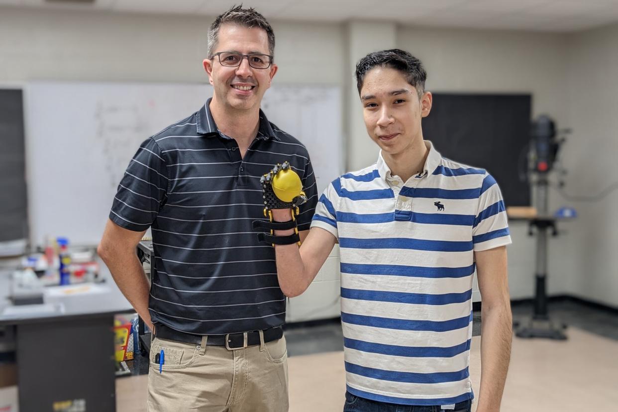 Hendersonville High School in Tennessee Students Create Robotic Hand for Their New Classmate: ‘They Changed My Life’