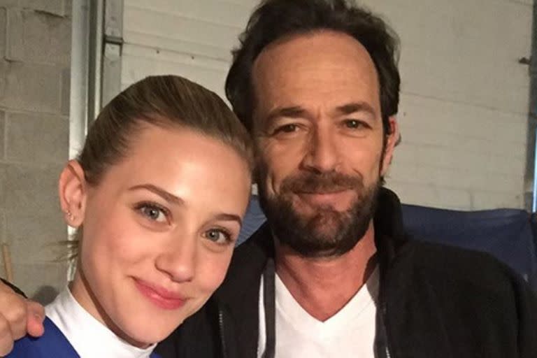 Los actores de Riverdale, Lili Reinhart y Luke Perry