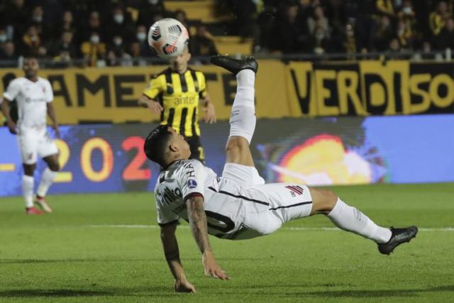 Fútbol Uruguayo en coma: El video viral que publicó Peñarol - Golazo24