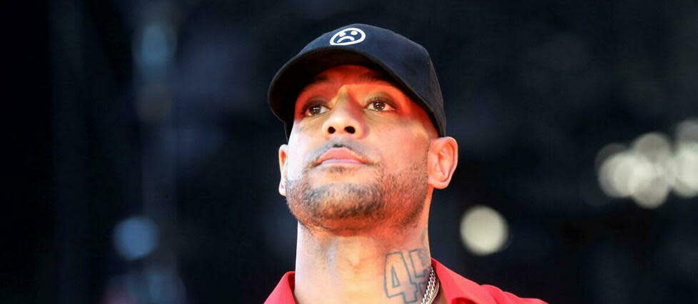 Booba a insulté Stromae, le traitant de « grosse merde », après avoir entendu les paroles de son titre « L'Enfer ».
