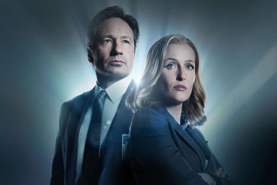 Gillian Anderson and David Duchovny as Mulder and Scully in the original show