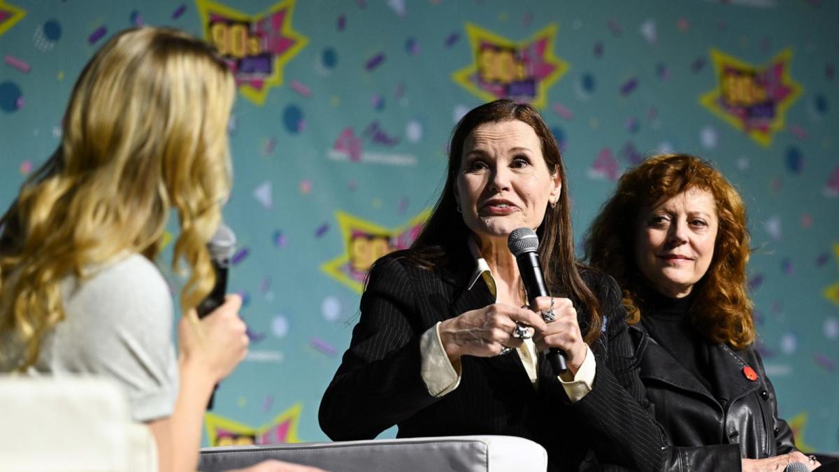 Geena Davis and Susan Sarandon have a Thelma Louise reunion at