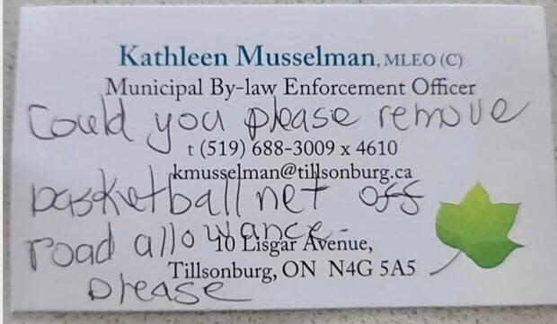 After repeated bylaw visits about basketball nets, this mom put up a sign