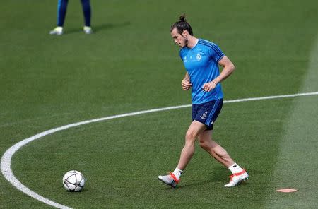 Football Soccer - Real Madrid training session - Valdebebas, Madrid, Spain - 24/5/16. Real Madrid's Gareth Bale during training session. REUTERS/Andrea Comas