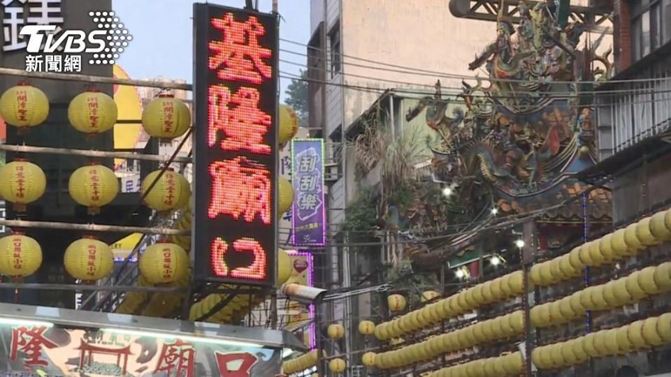 基隆廟口夜市以眾多美食出門。（圖／TVBS）