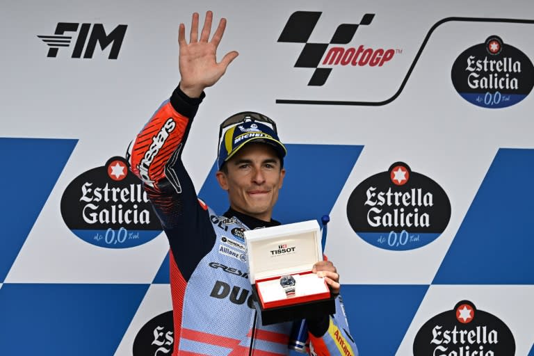 Marc Márquez celebra su 'pole position' en el Gran Premio de España de MotoGP, el 27 de abrild e 2024 en el circuito de Jerez (Jorge Guerrero)