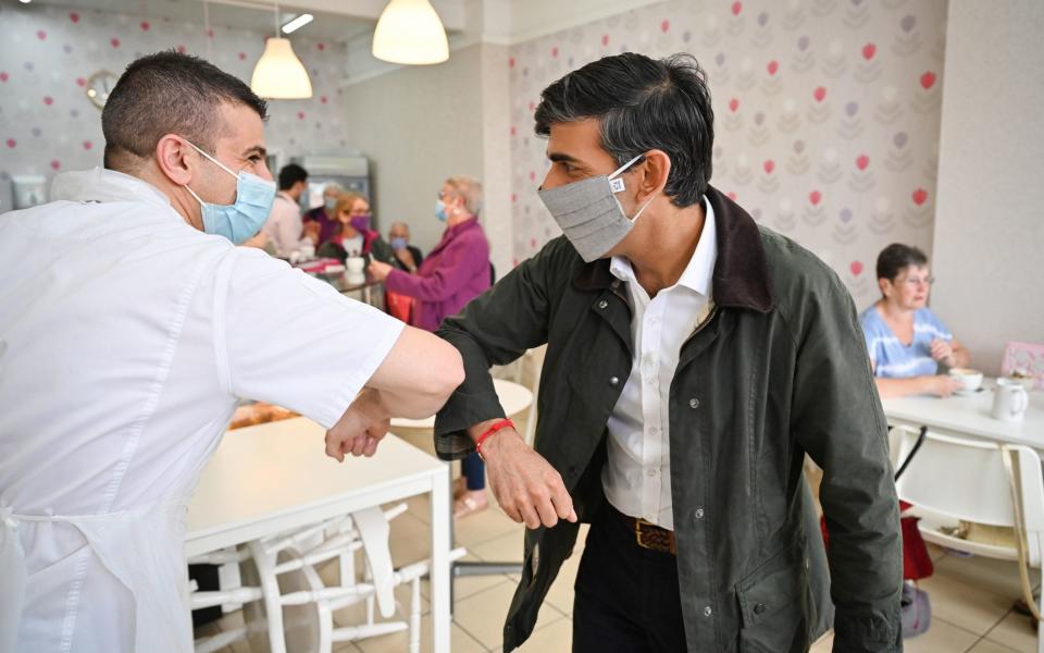 The chancellor visited a cafe in Rothesay -  Jeff J Mitchell/PA