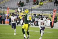 Green Bay Packers' Robert Tonyan catches a touchdown pass during the second half of an NFL football game against the Chicago Bears Sunday, Nov. 29, 2020, in Green Bay, Wis. (AP Photo/Mike Roemer)