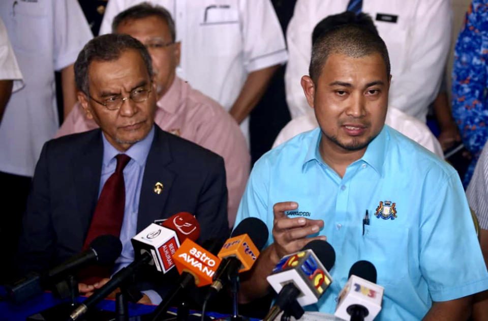 Johor Mentri Besar Datuk Dr Sahruddin Jamal (right) said the latest incident was not from Sungai Kim Kim but from a different source during a media conference in Pasir Gudang June 24, 2019. — Picture by Ben Tan