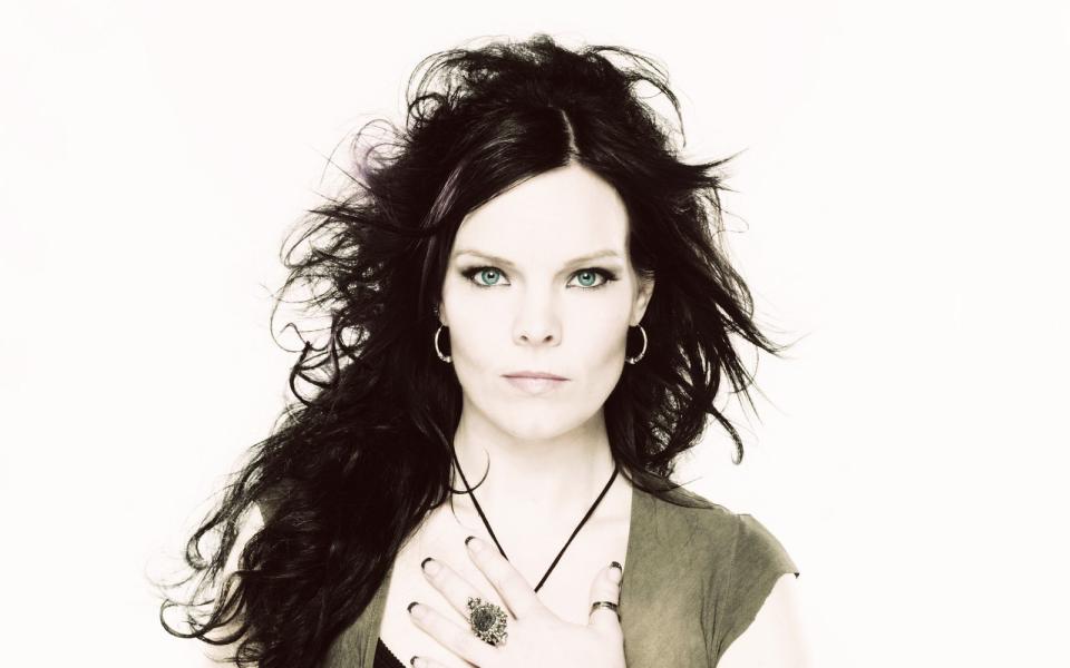 2012 verließ Anette Olzon Nightwish - auch dieser Split verlief dem Vernehmen nach nicht geräuschlos. Bei den Fans war sie als "die Neue" nie ganz unumstritten, doch mit "Dark Passion Play" hat Olzon immerhin eines der besten und erfolgreichsten Nightwish-Alben geprägt. 2014 erschien ihr erstes Soloalbum "Shine". Zuletzt sang sie bei zwei Bands: Alyson Avenue und The Dark Element. (Bild: Nuclear Blast)