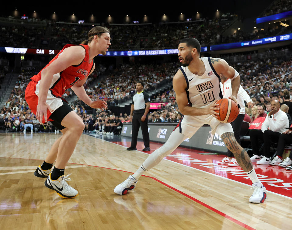 Jayson Tatum（持球者）。（Photo by Ethan Miller/Getty Images）