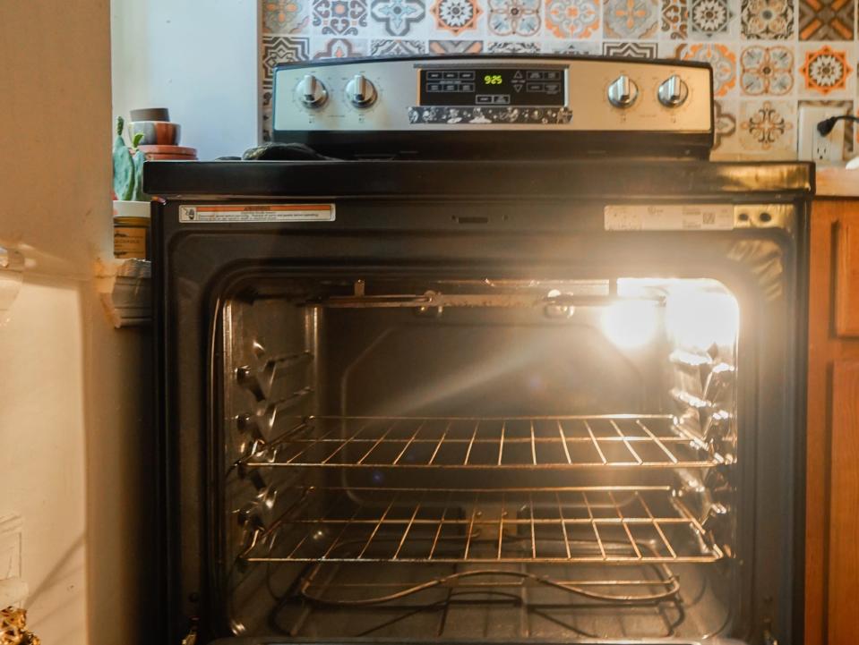 The author's oven post-clean