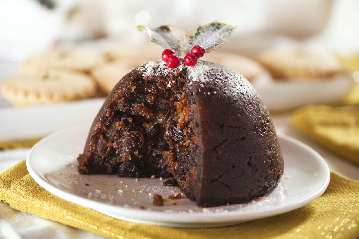 Christmas Pudding and Mincemeat Pies, England