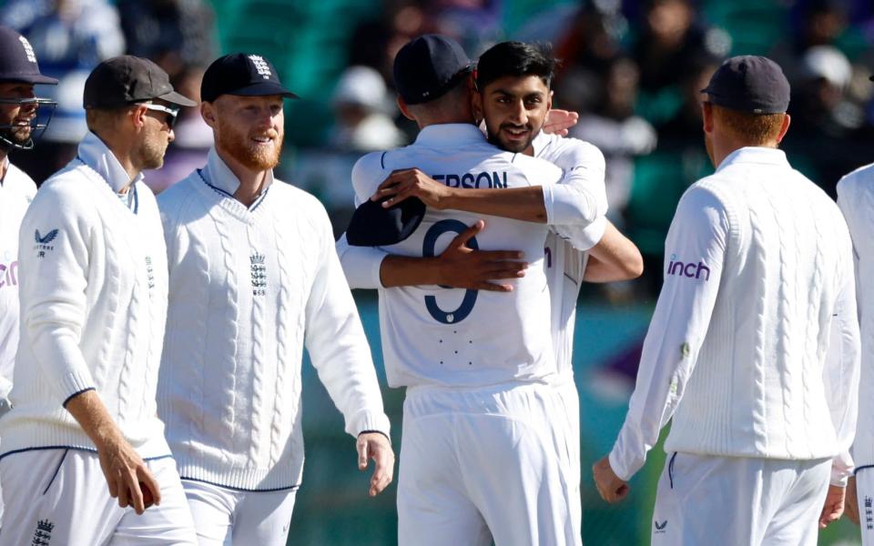 Jimmy Anderson and Shoaib Bashir embrace