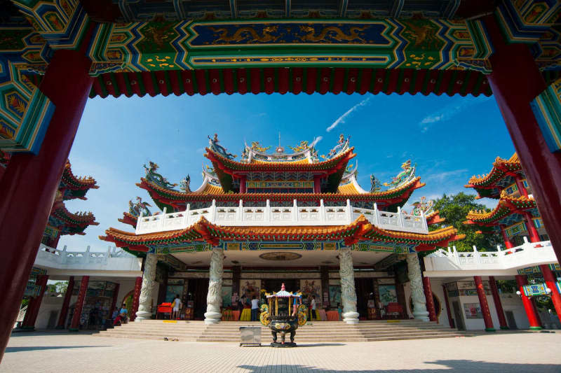 Thean Hou Temple is dedicated to the Chinese sea goddess Mazu and combines elements of Taoism, Buddhism and Confucianism. Ikramismail/Tourism Malaysia/dpa